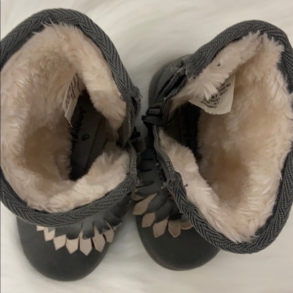 Toddler size 6 adorable gray fuzzy lined boots - Picture 7 of 8
